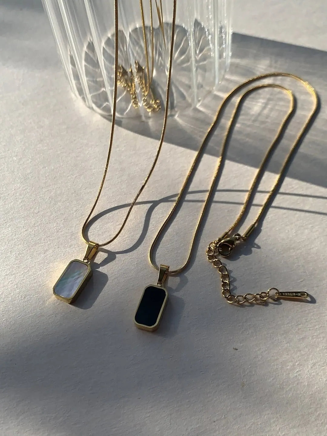 Antitarnish 18K Gold Plated Double Sided Gold Necklace With Black And White Pendant Pearly Palace