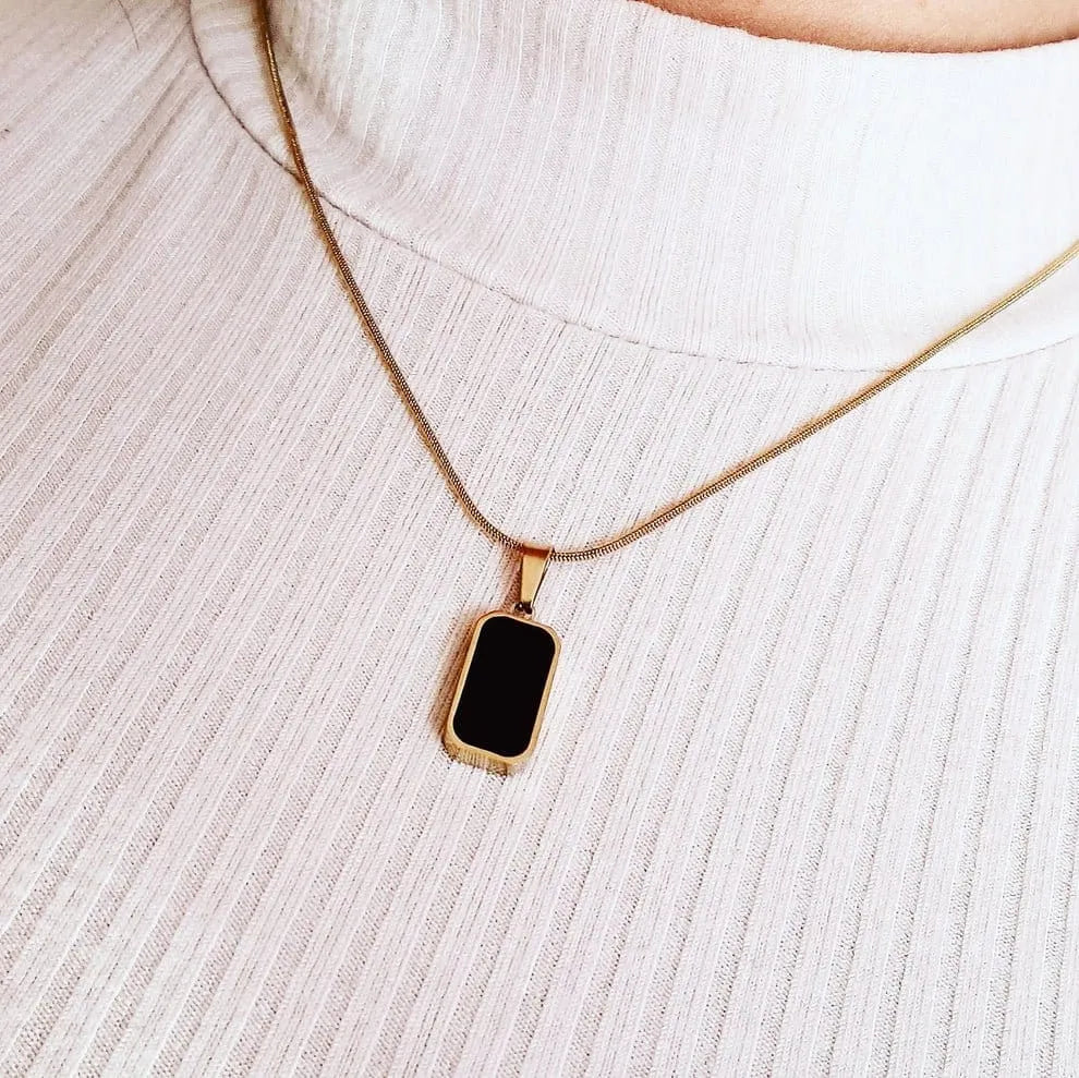 Antitarnish 18K Gold Plated Double Sided Gold Necklace With Black And White Pendant Pearly Palace