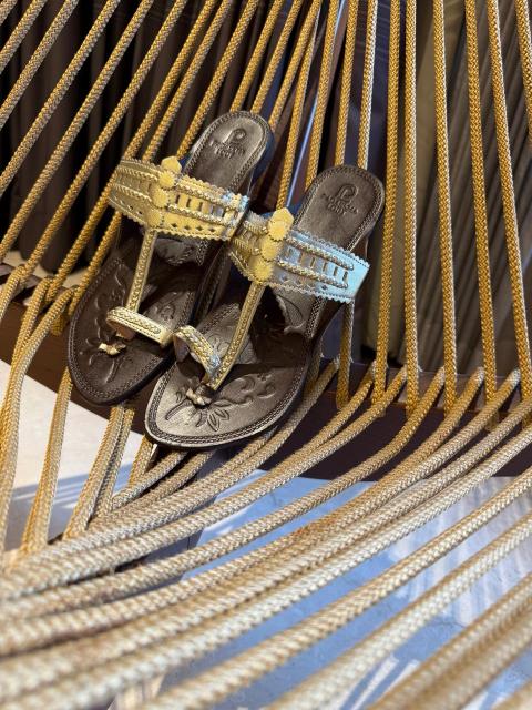 Carving Kolhapuri – Handcrafted Ethnic Footwear for Everyday Comfort