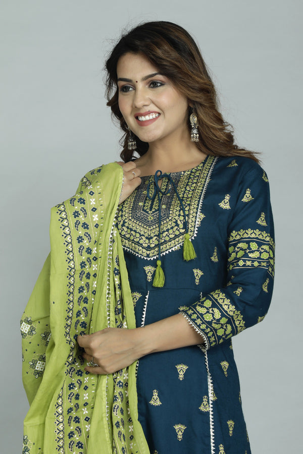 Women V.R Kurta Pant Dupatta Set
