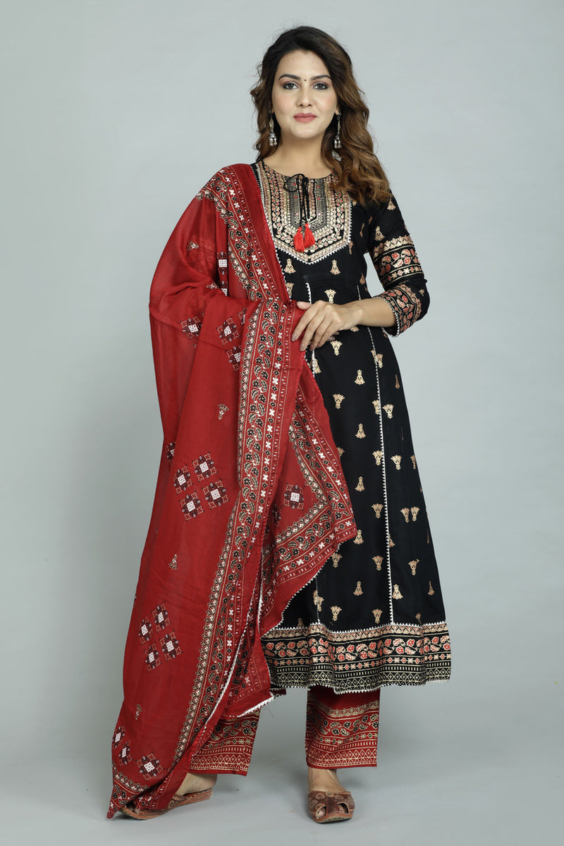 Women V.R Kurta Pant Dupatta Set