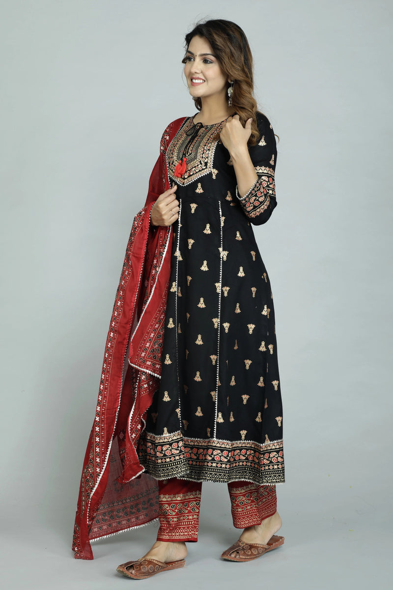Women V.R Kurta Pant Dupatta Set