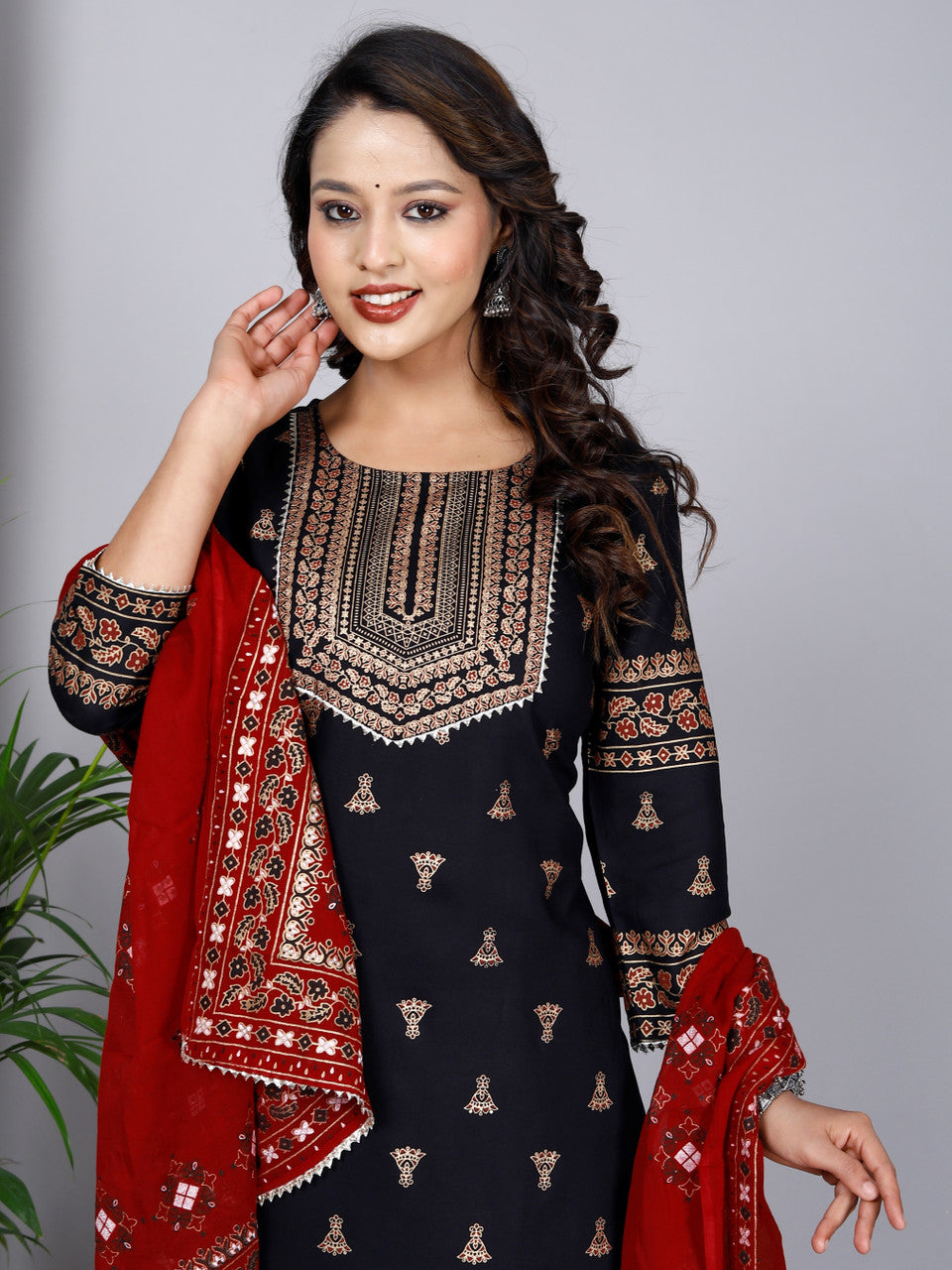 Women Viscose Rayon Kurta Skirt Dupatta Set