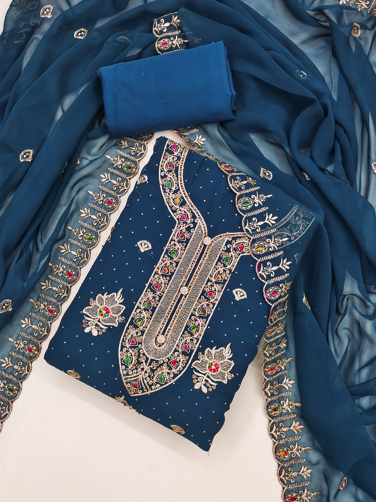 Embroidered Suit Set with Zari & Diamond Work