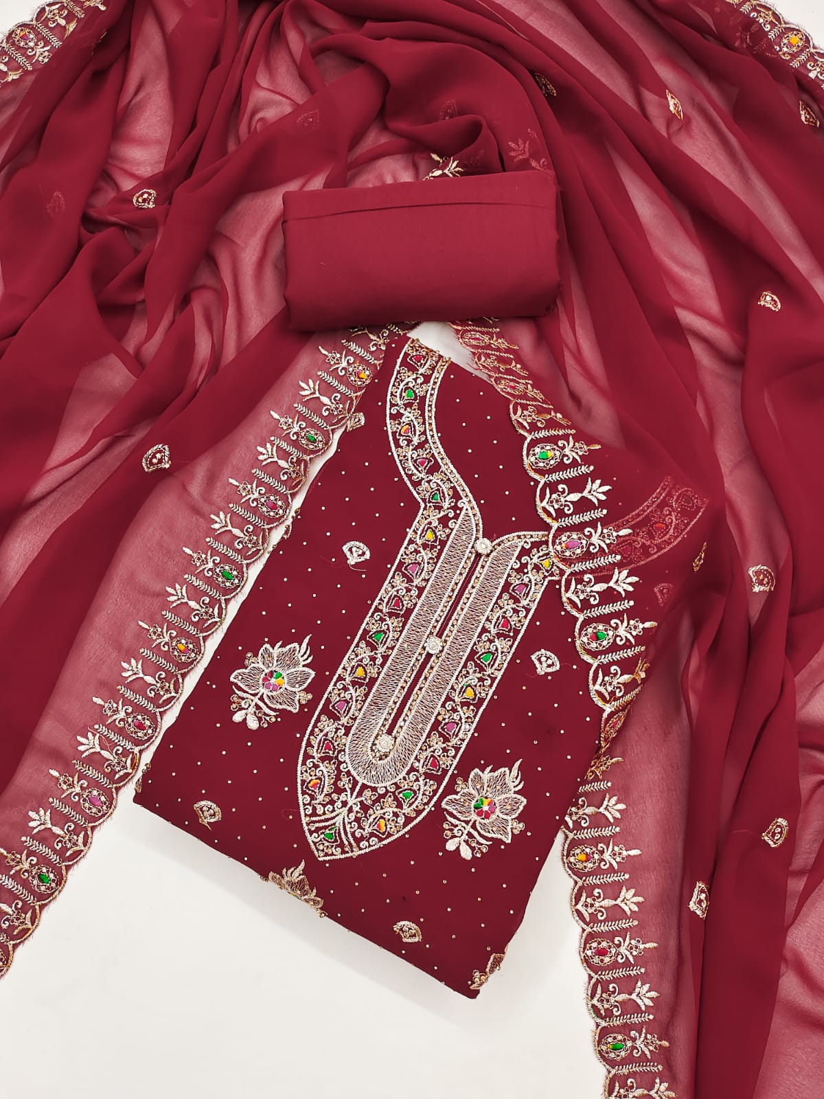 Embroidered Suit Set with Zari & Diamond Work