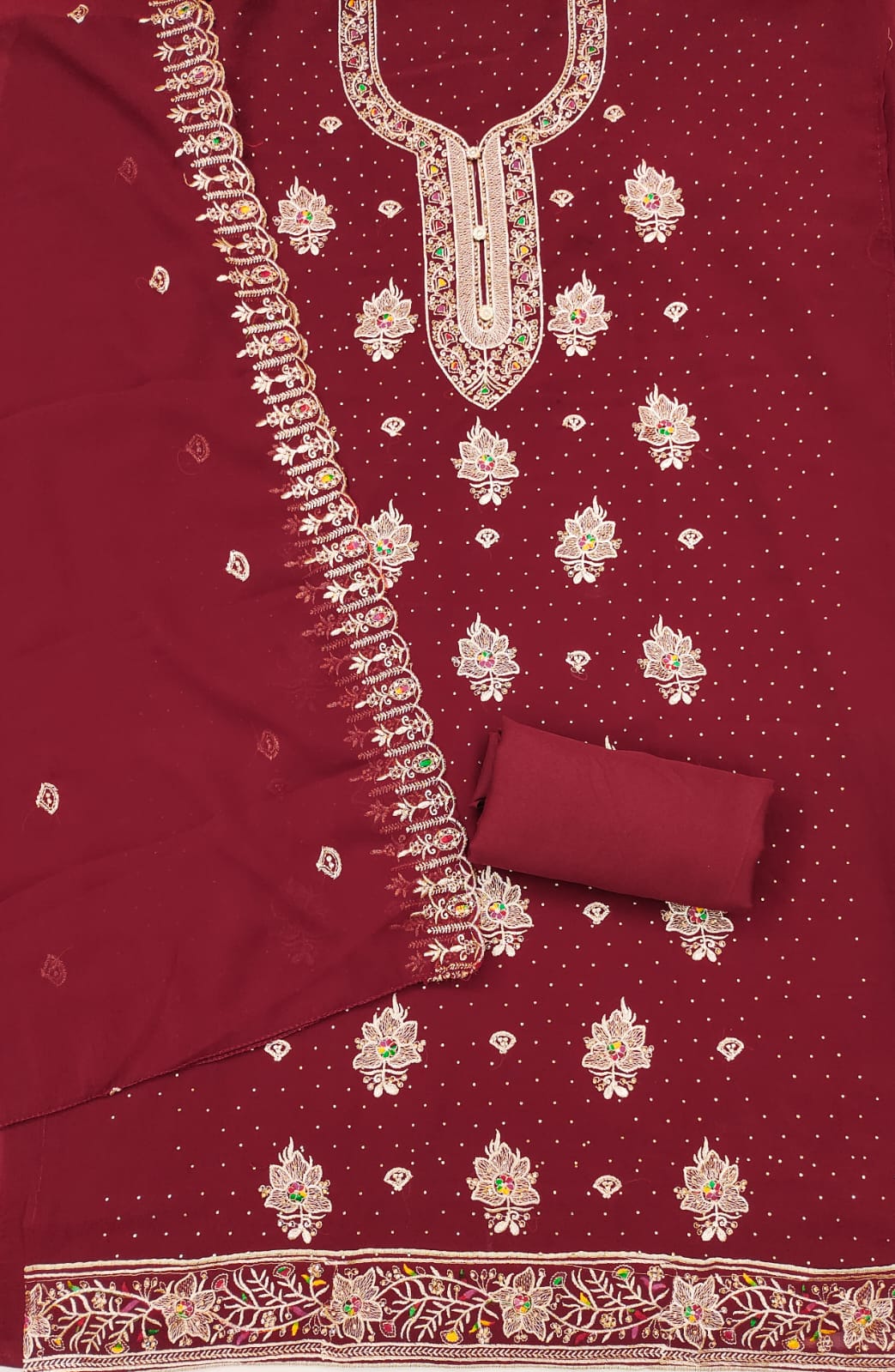 Embroidered Suit Set with Zari & Diamond Work