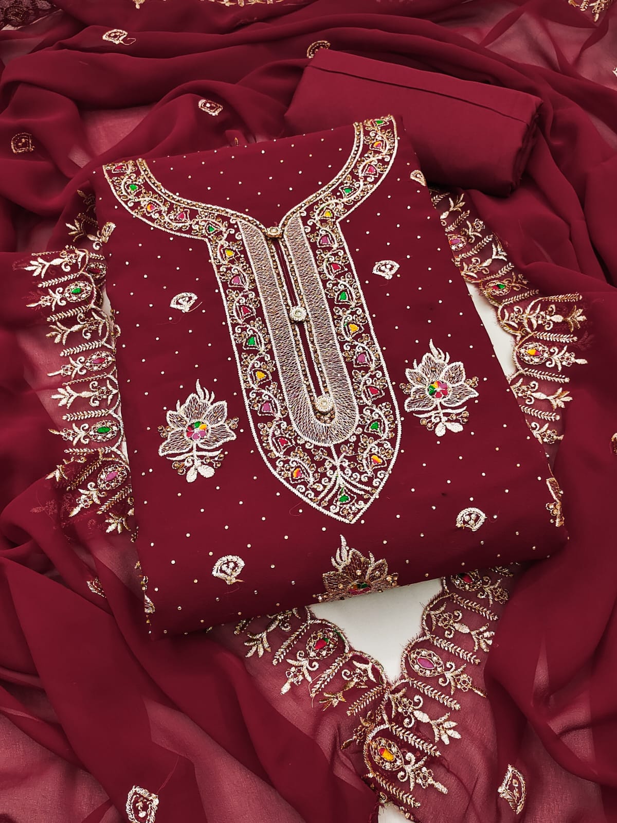 Embroidered Suit Set with Zari & Diamond Work