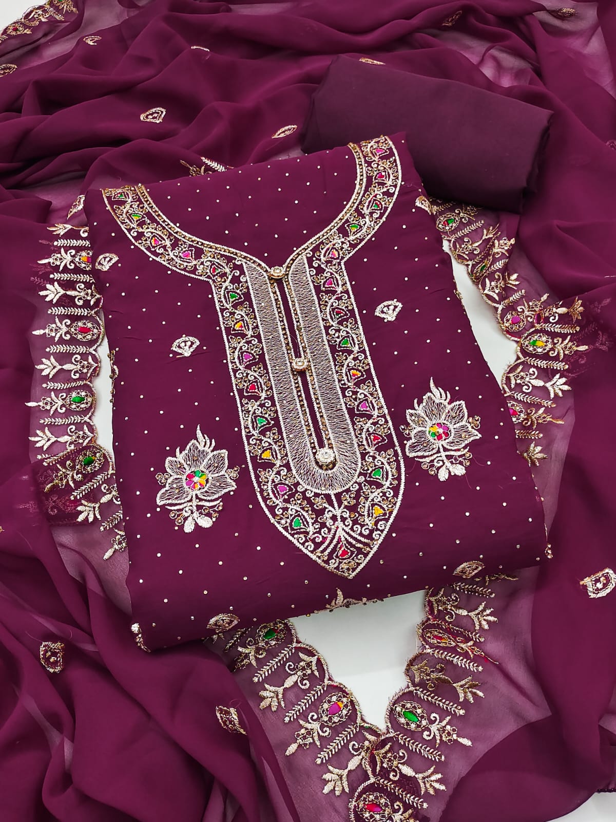 Embroidered Suit Set with Zari & Diamond Work
