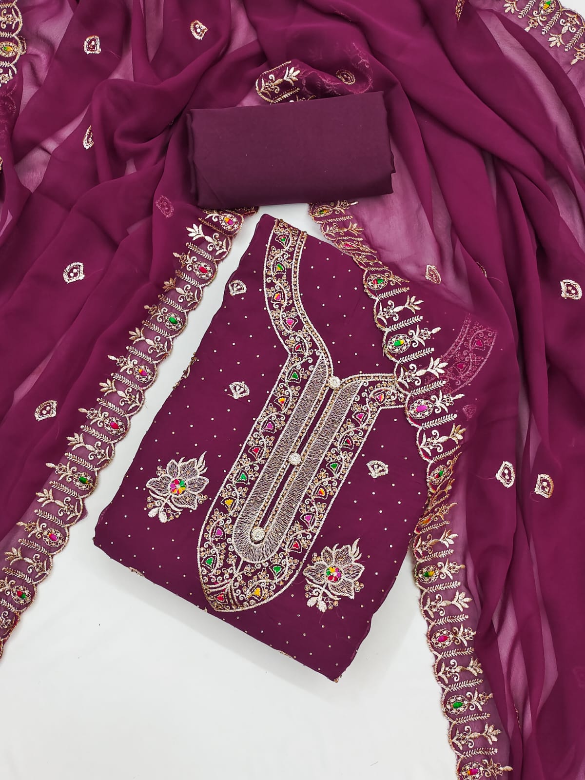 Embroidered Suit Set with Zari & Diamond Work