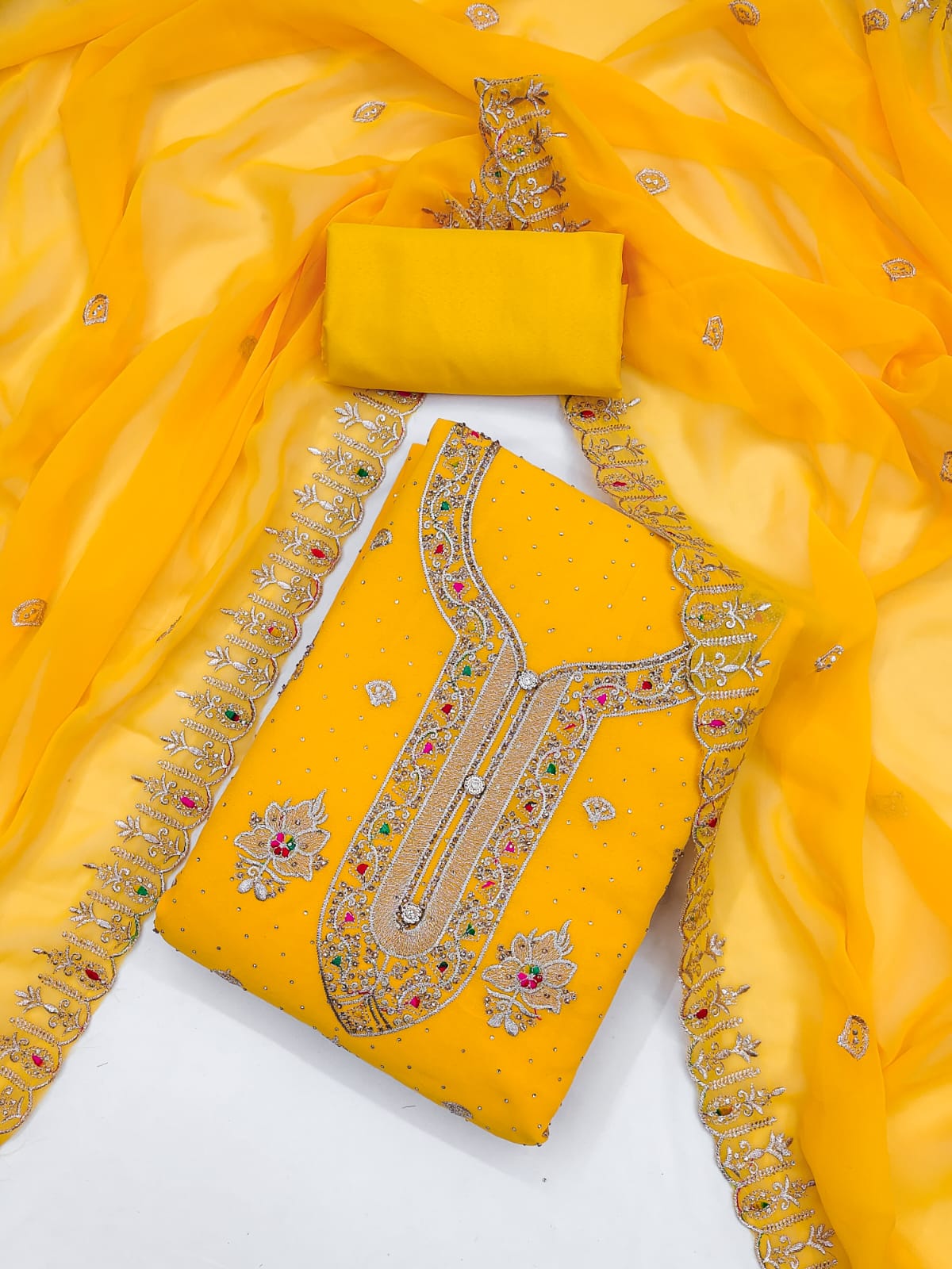Embroidered Suit Set with Zari & Diamond Work