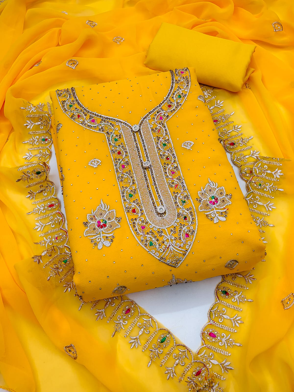 Embroidered Suit Set with Zari & Diamond Work