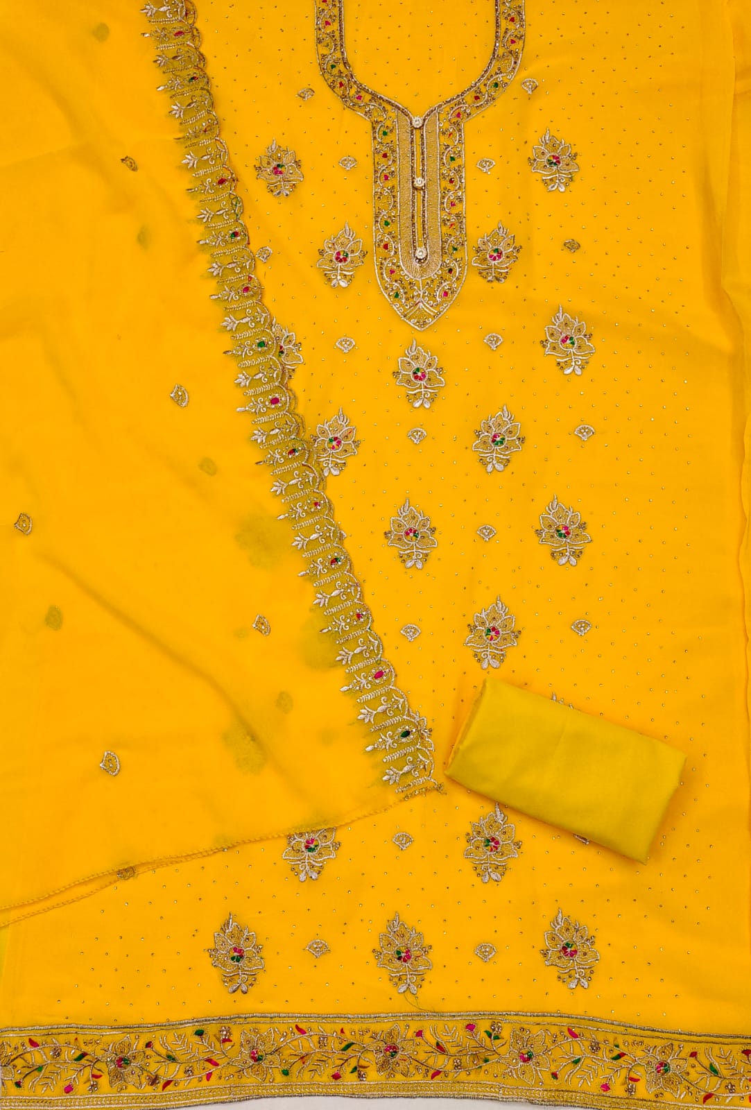Embroidered Suit Set with Zari & Diamond Work