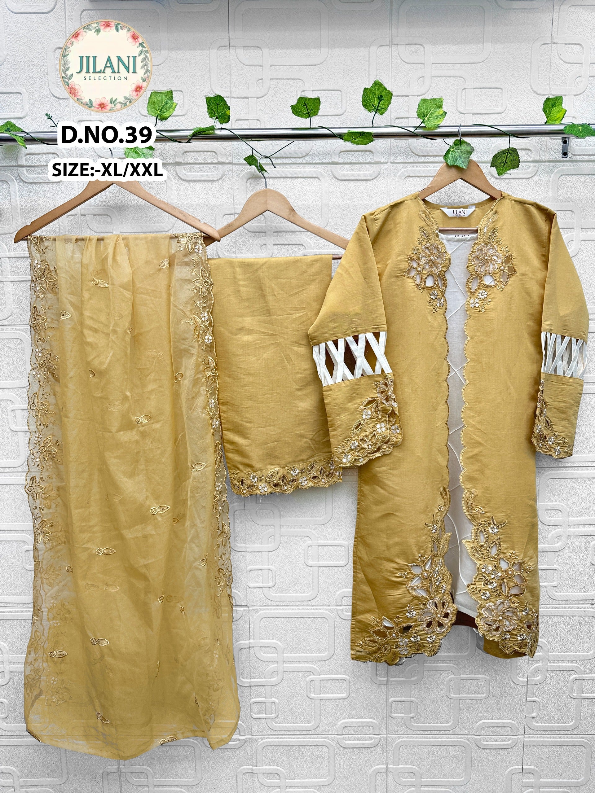 🌟 Elegant Gold Embroidered 3-Piece Suit – Size XL/XXL |