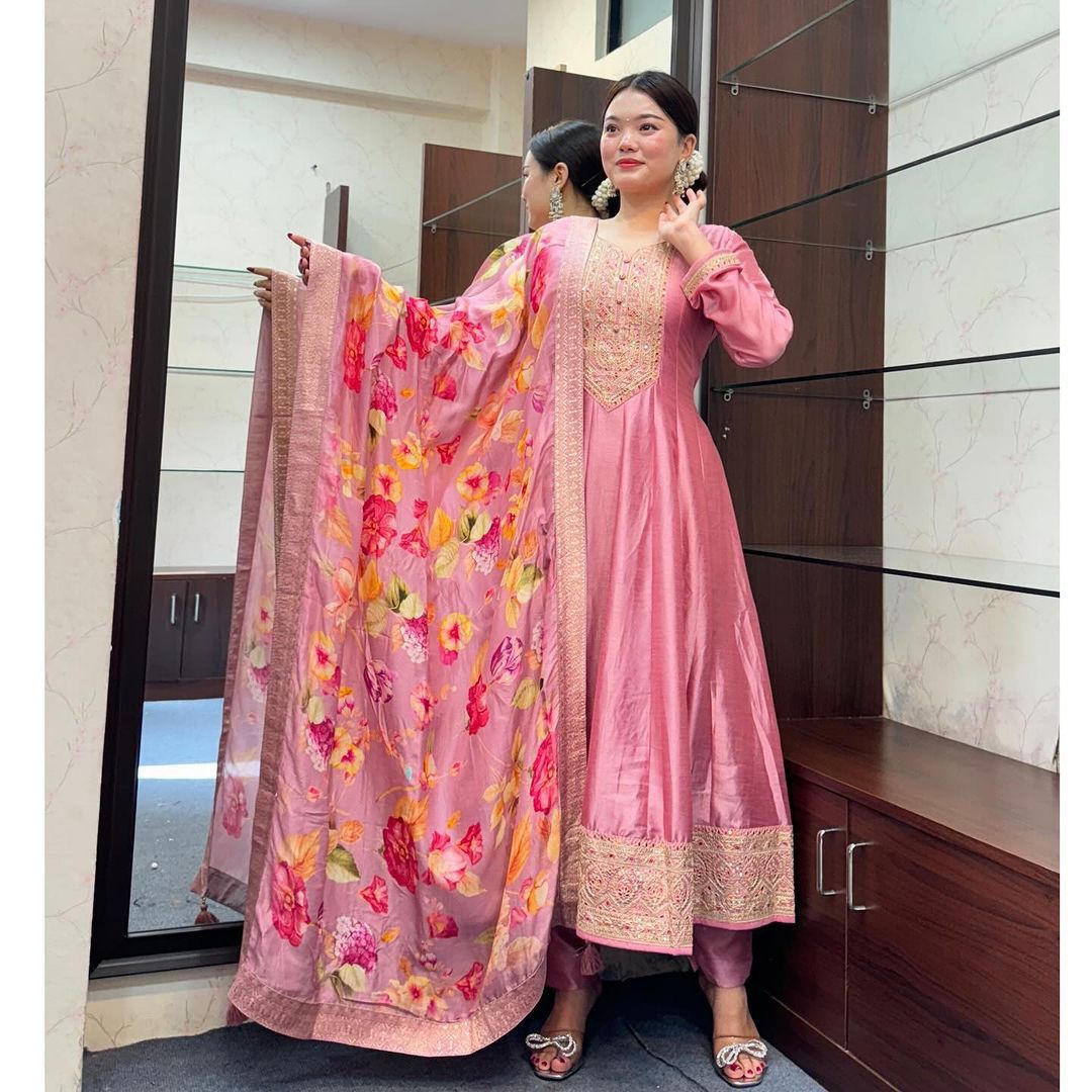 Graceful Pastel Pink Embroidered Suit with Floral Dupatta 🌷-AL
