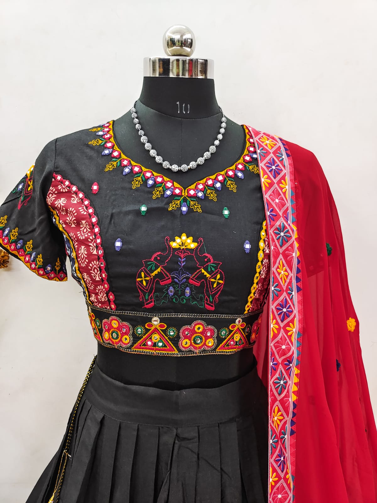 Vibrant Navaratri Special Lehenga Choli Set – Celebrate in Style! ✨ (AL)