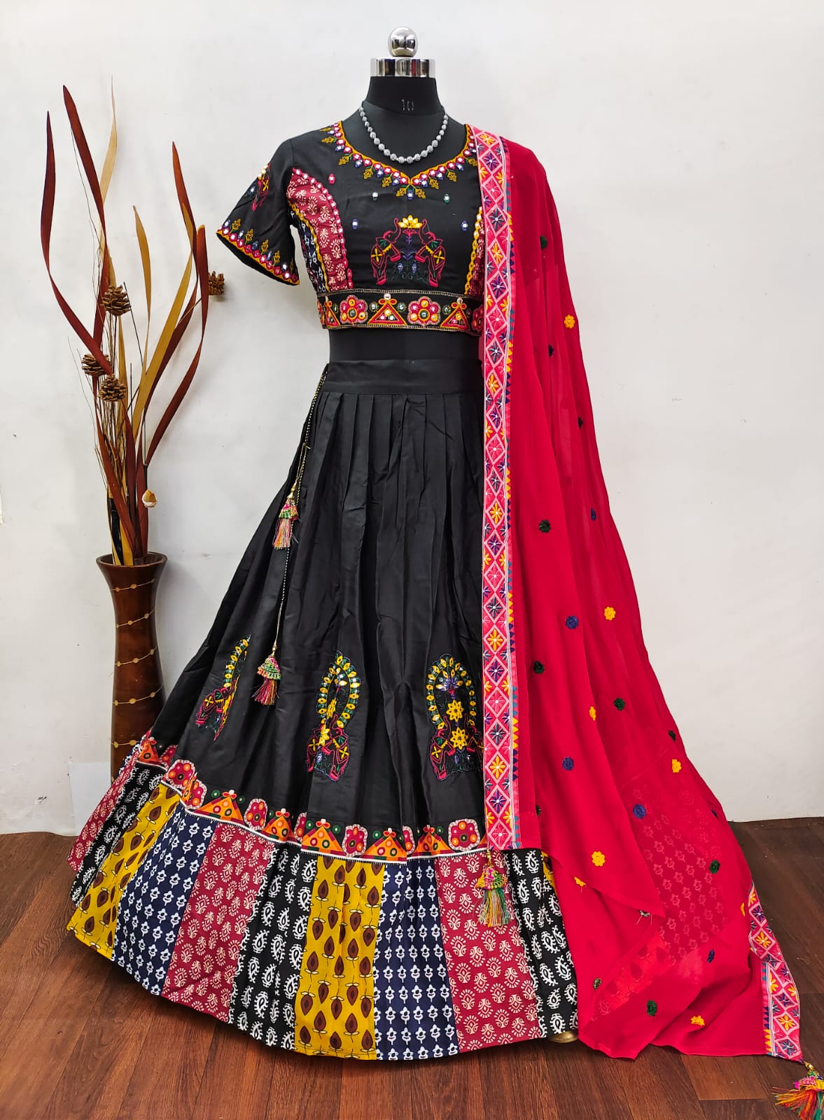 Vibrant Navaratri Special Lehenga Choli Set – Celebrate in Style! ✨ (AL)