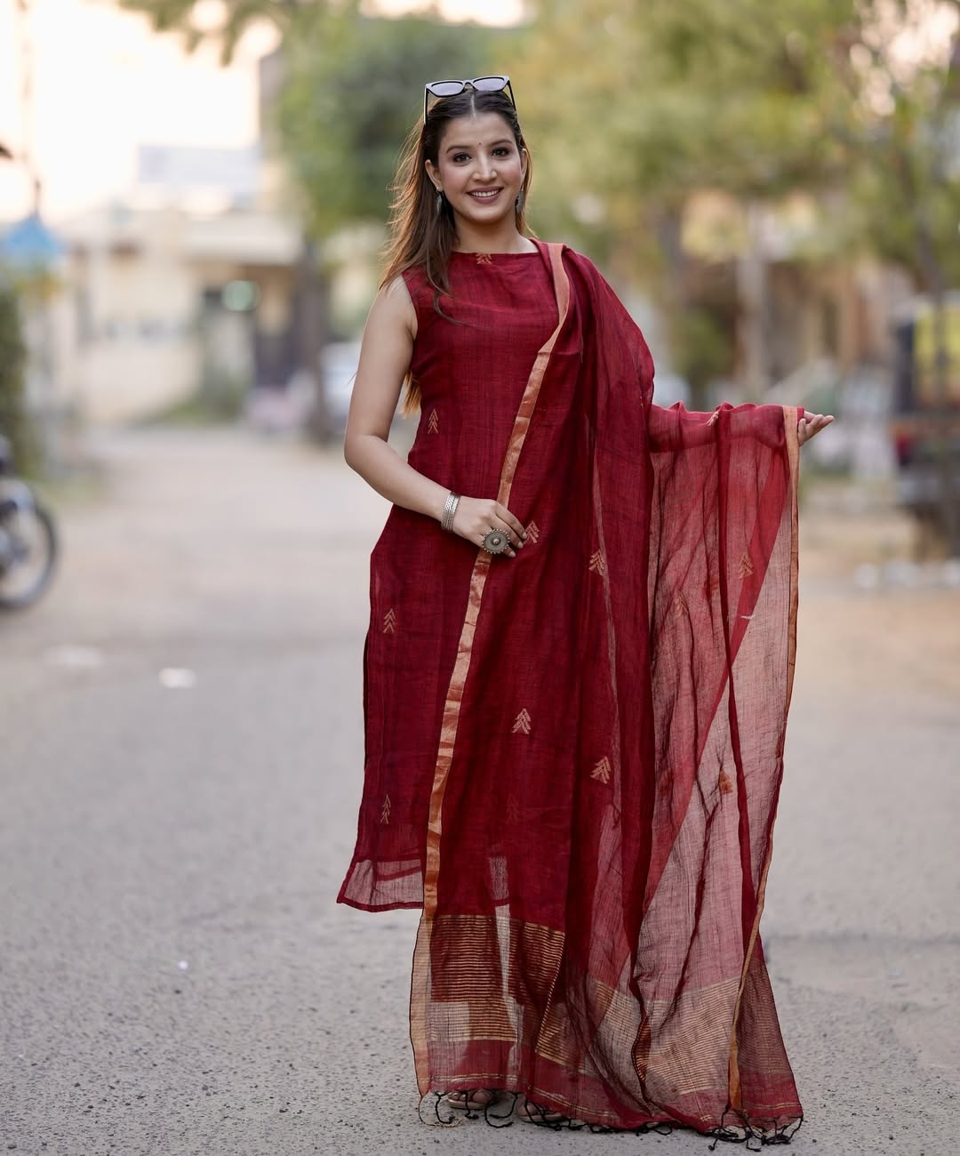 KURTI WITH LINEN DUPATTA EXCLUSIVE STYLE KF