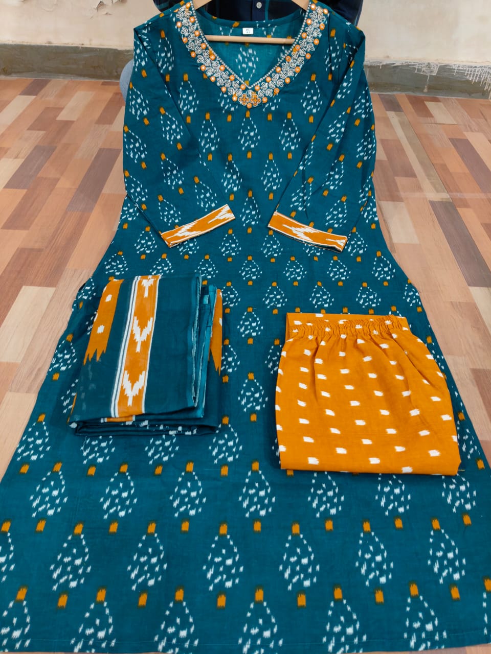 DISCHARGE PRINT SUIT WITH HEAVY HANDWORK KF