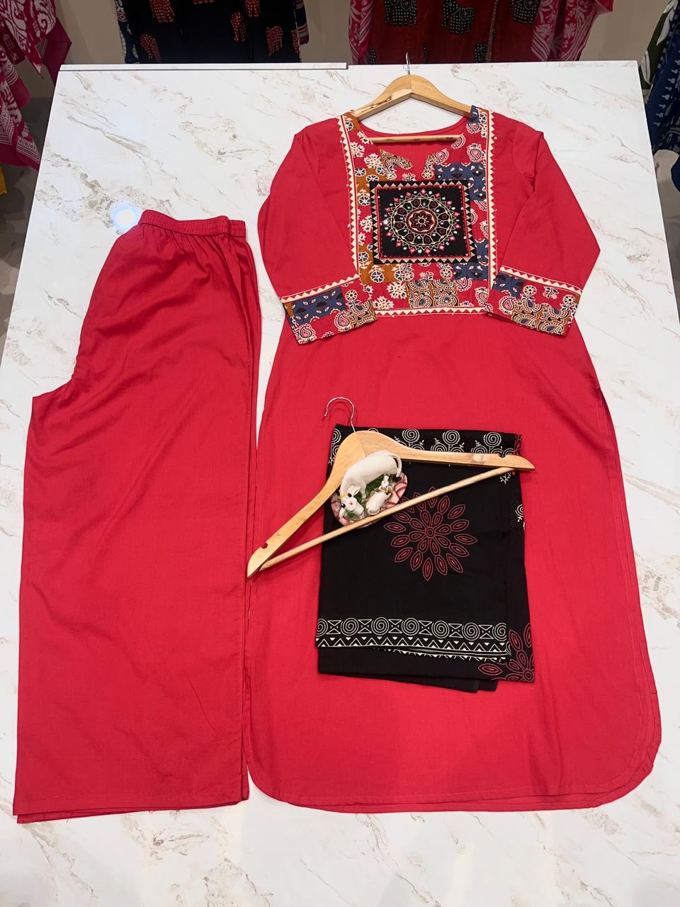 YOKE STRAIGHT KURTI PANT MALMAL DUPATTA ARRIVAL KF