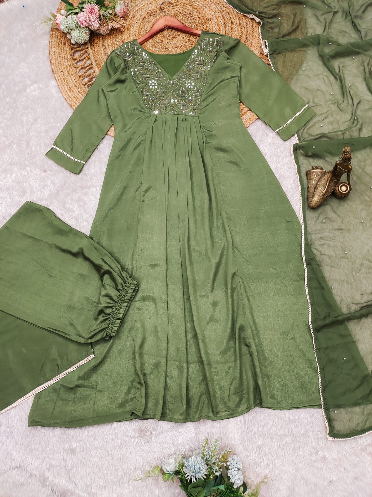 Chinon Embroidered Suit Set – AL