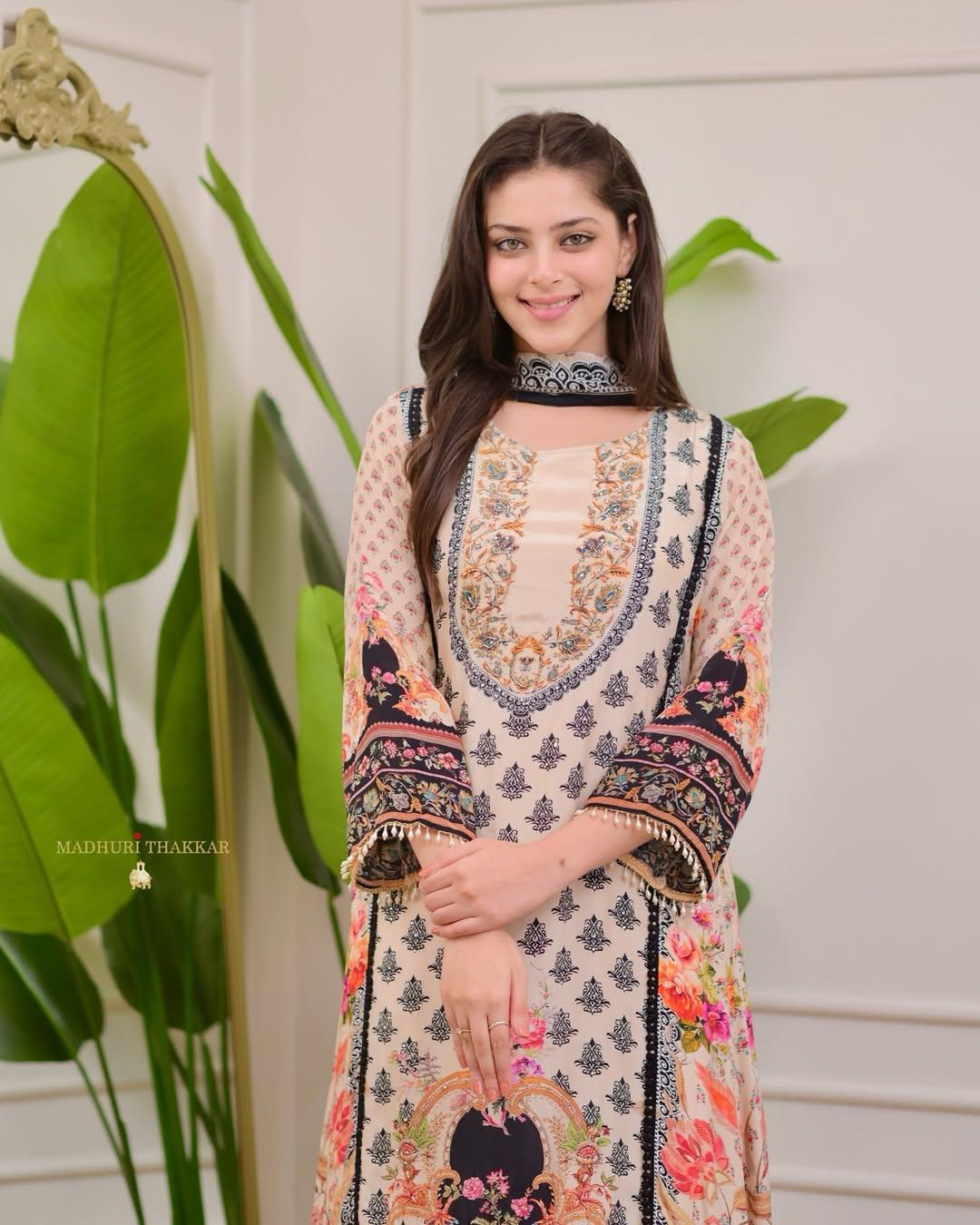 Hand-Embroidered 3-Piece Suit Set – AL ✨