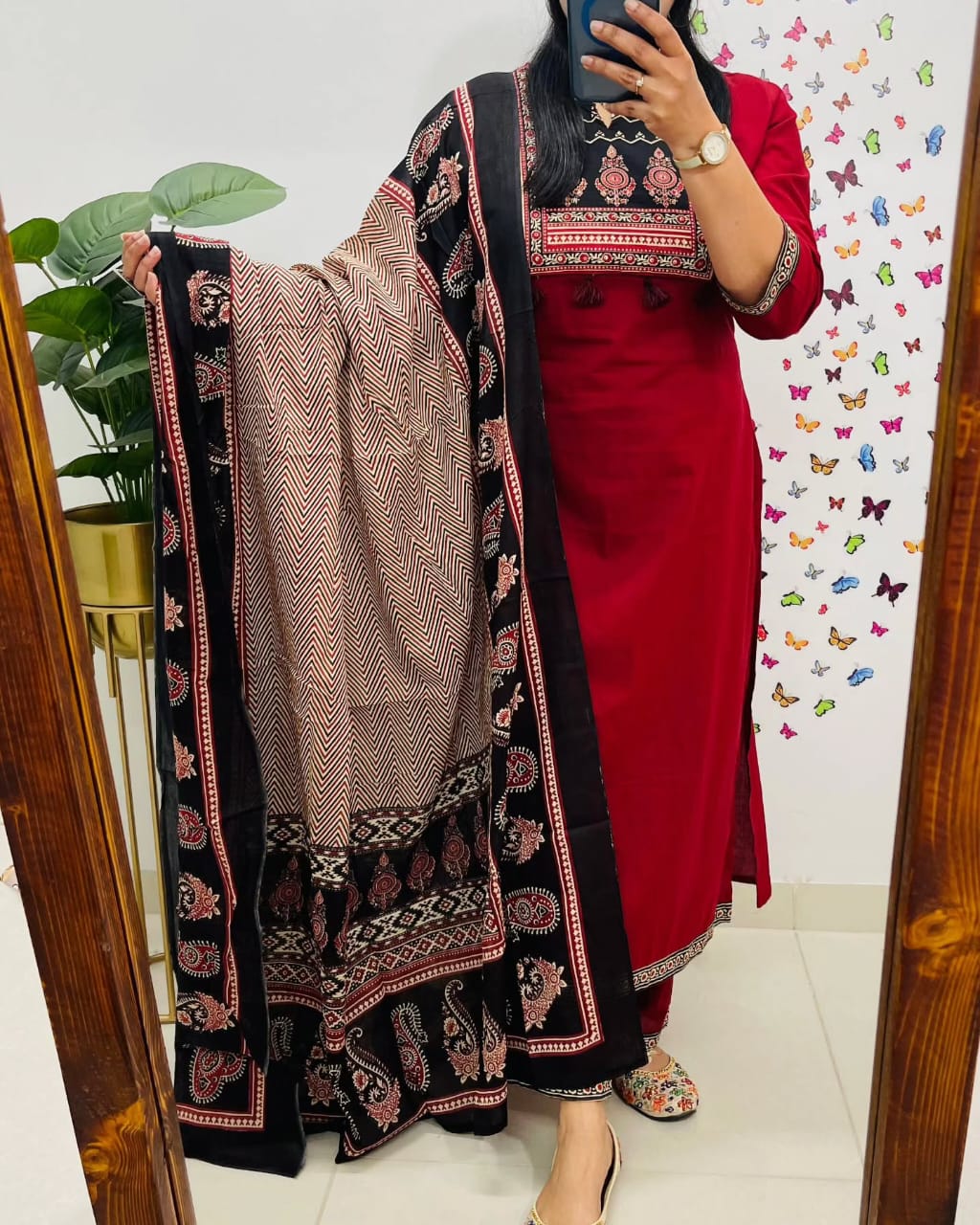 SUIT WITH EMBROIDERY & DUPATTA KF