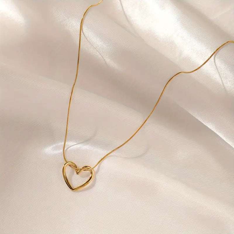 Antitarnish Heart Shaped Pendant Necklace