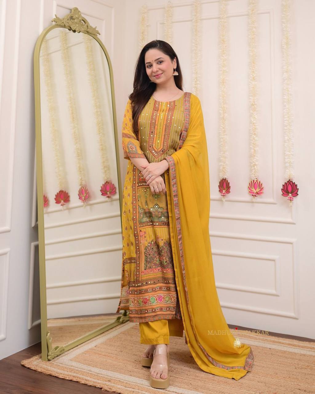 Satin Silk Digital Print Salwar Suit Set – Elegance Meets Tradition! AL