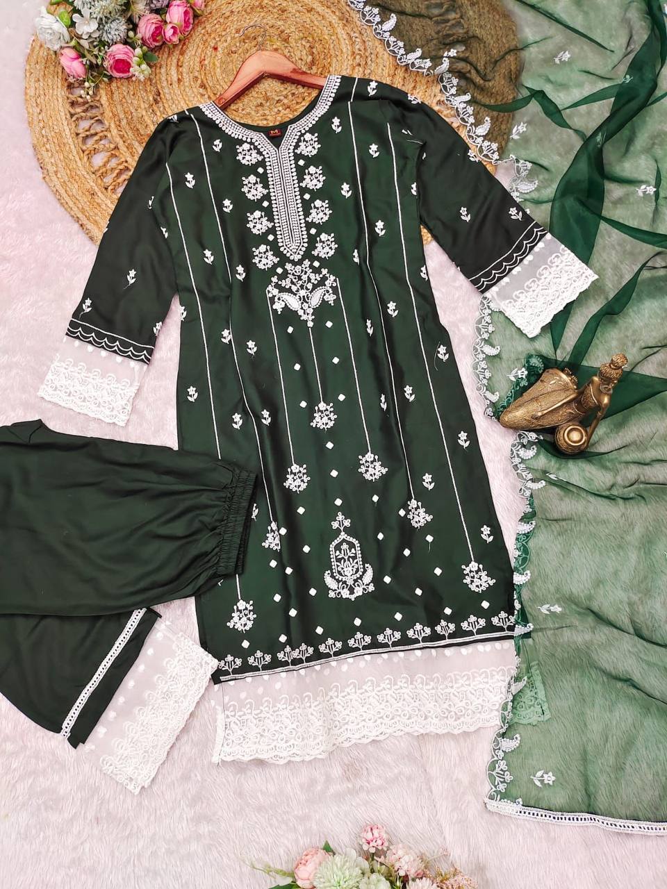 Green Cotton Kurta with White Embroidery – AL