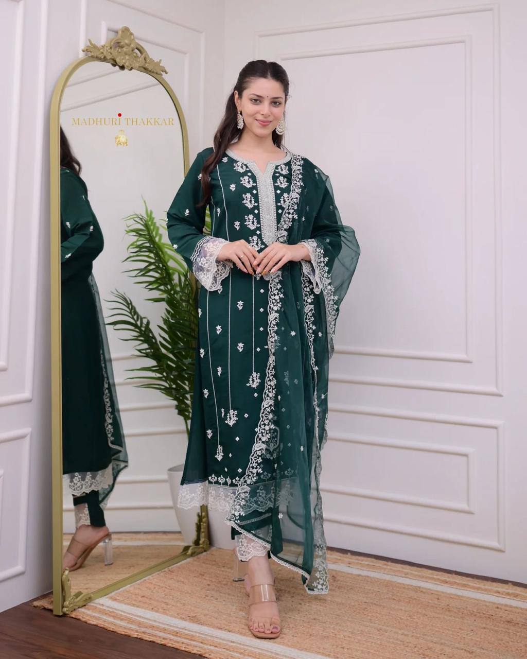 Green Cotton Kurta with White Embroidery – AL