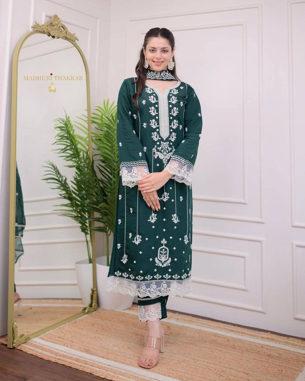 Green Cotton Kurta with White Embroidery – AL