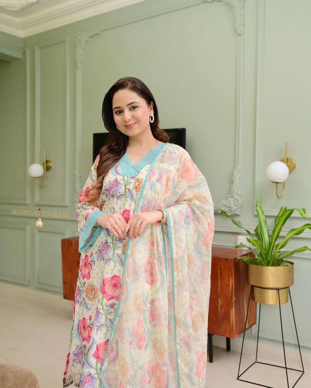 Elegant A-Line Kurta with Matching Pants & Dupatta | AL ✨