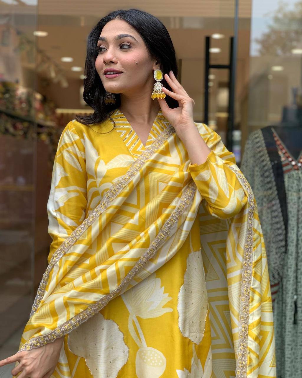 Kurta Set with Chinnon Dupatta – AL ✨