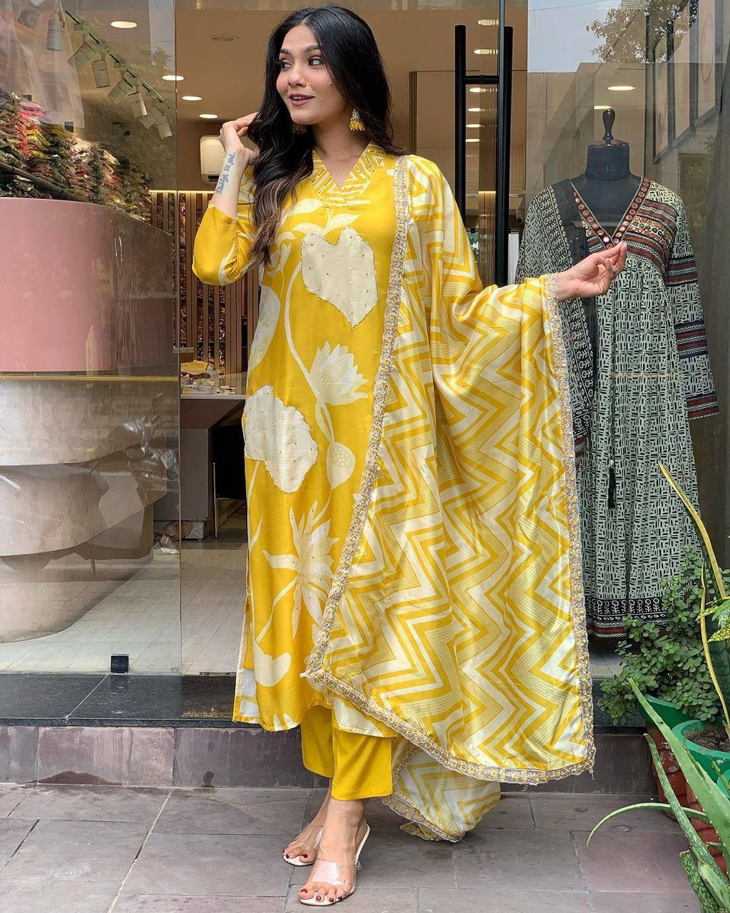 Kurta Set with Chinnon Dupatta – AL ✨